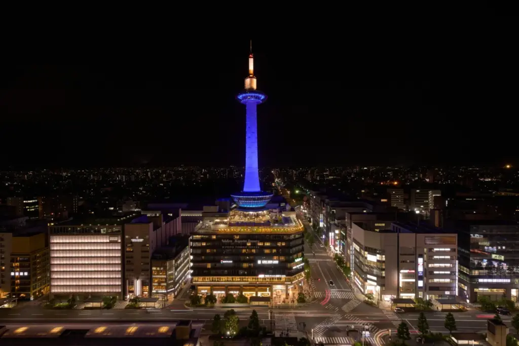 階段のぼりやライトアップも楽しむ冬の京都観光