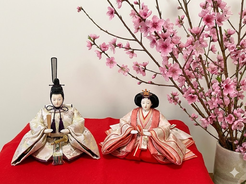 ひな祭りの起源と桃の節句の意味